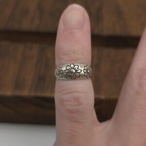 Size 2.5 Sterling Silver Triple Flower Toe Ring A1216